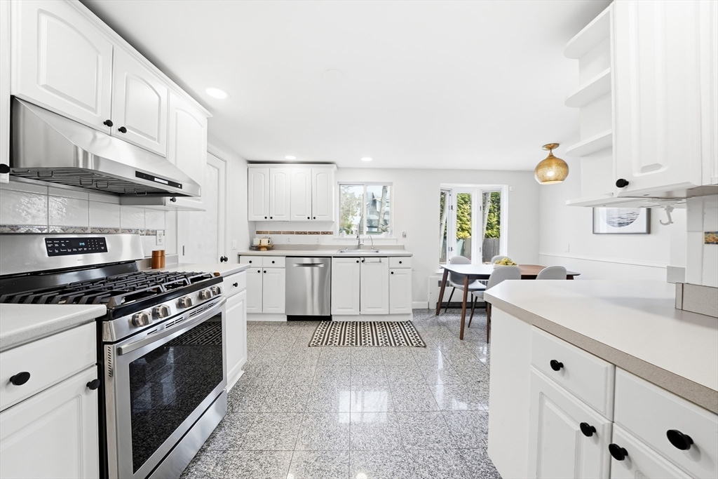 17 Woodhaven Road Newton, MA 02468 - Photo 20 of 41