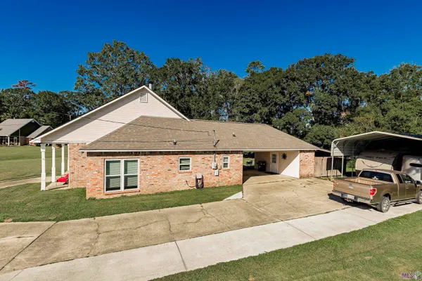 $310,000 | 32810 Poplar Court, Denham Springs, LA 70706