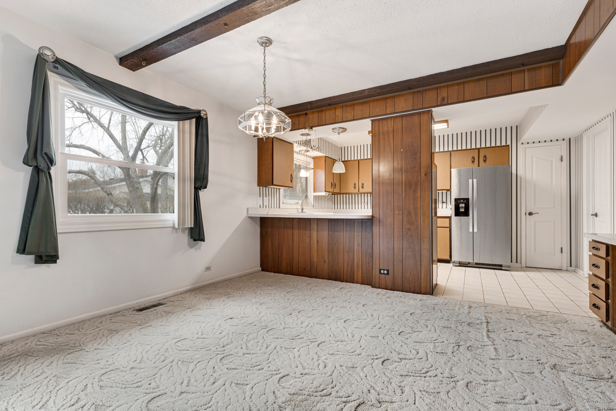 197 Smethwick Lane Elk Grove Village, IL 60007 - Photo 11 of 26