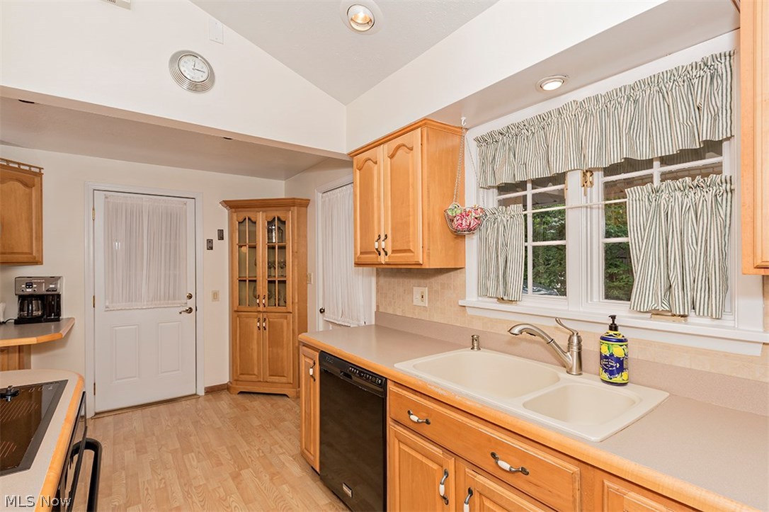 15365 Dale Road Chagrin Falls, OH 44022 - Photo 13 of 35 Gallery Image 13