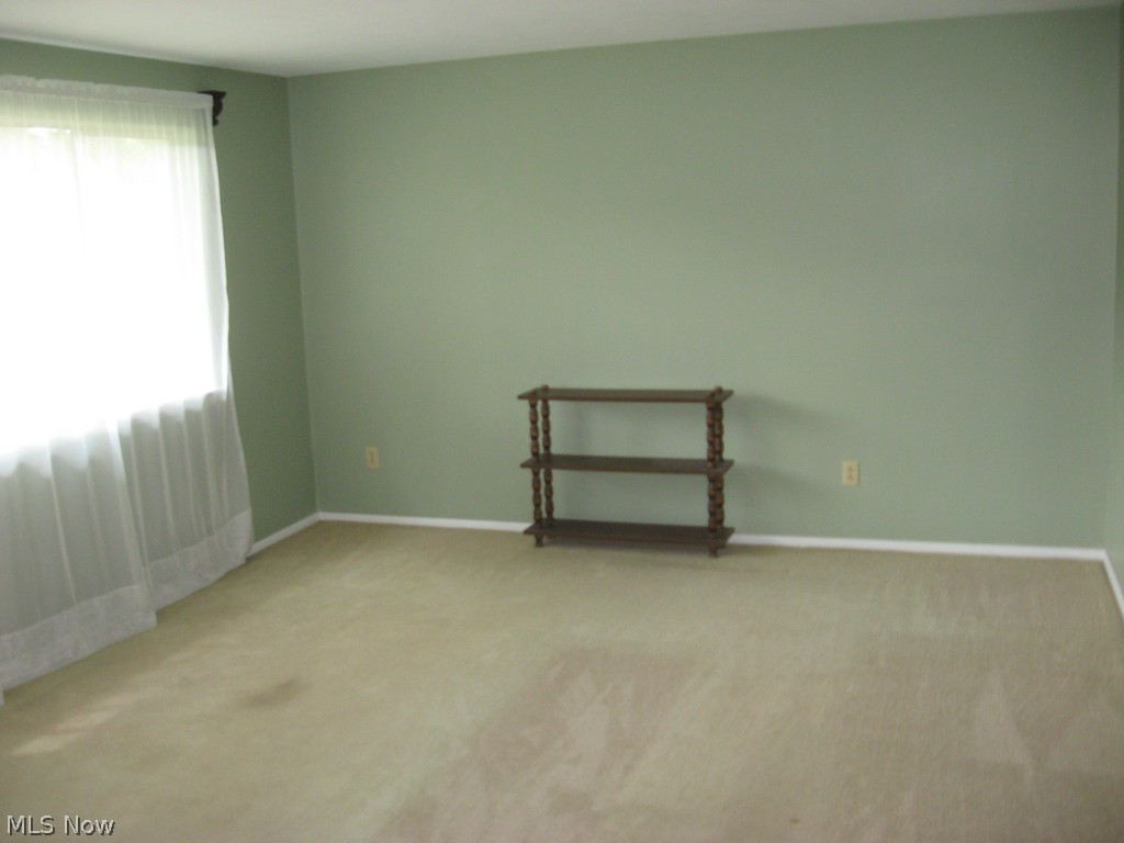 207 Spring Creek Road Northfield, OH 44067 - Photo 2 of 25