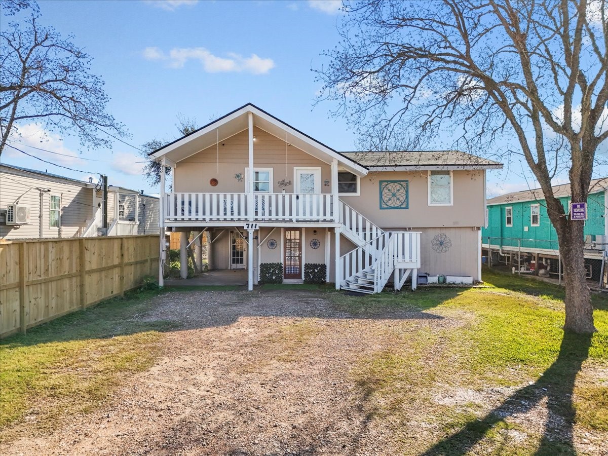 711 10th Street Dickinson, TX 77539 - Photo 1 of 33