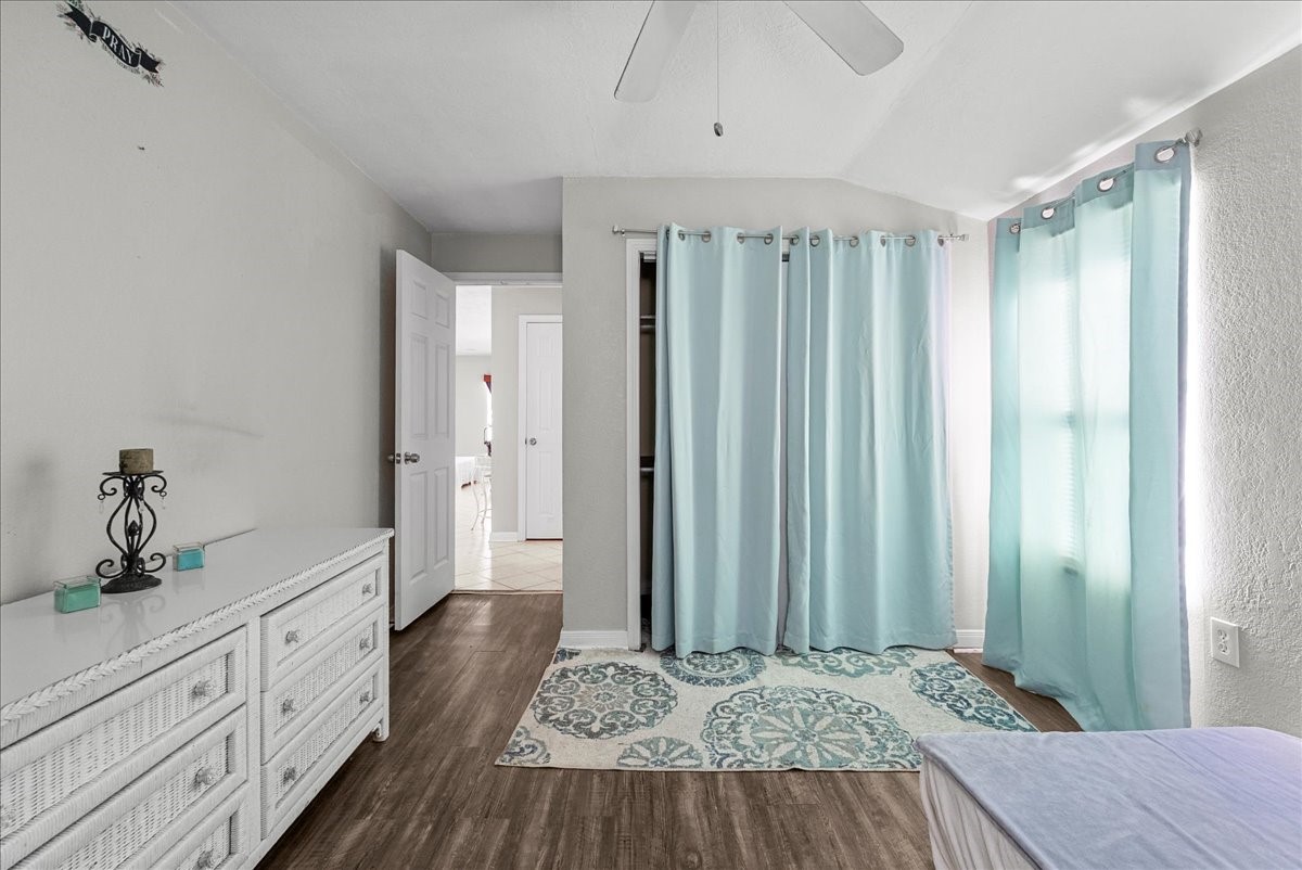 711 10th Street Dickinson, TX 77539 - Photo 12 of 33