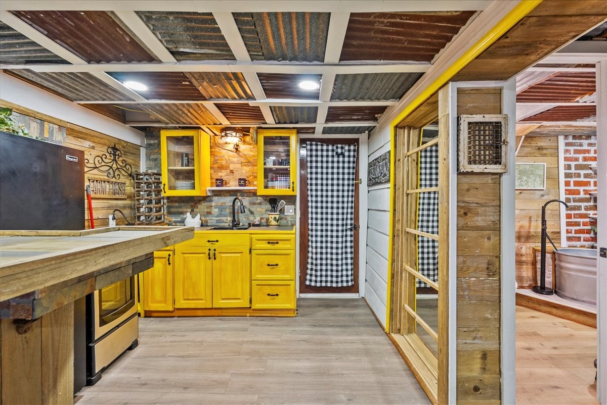 711 10th Street Dickinson, TX 77539 - Photo 22 of 33