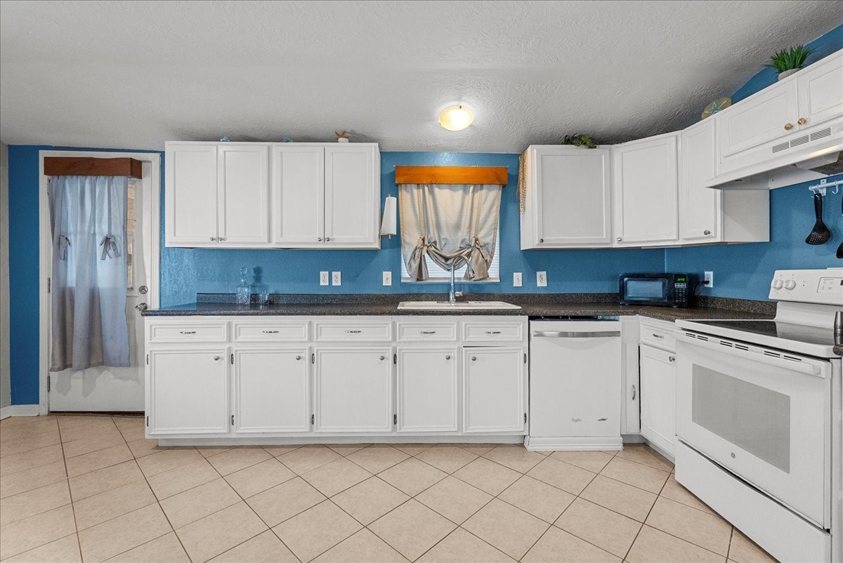 711 10th Street Dickinson, TX 77539 - Photo 9 of 33