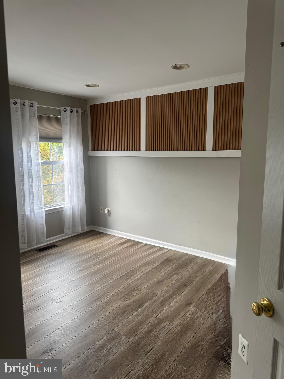 1931 Crescent Park Drive Reston, VA 20190 - Photo 14 of 16 2nd bedroom