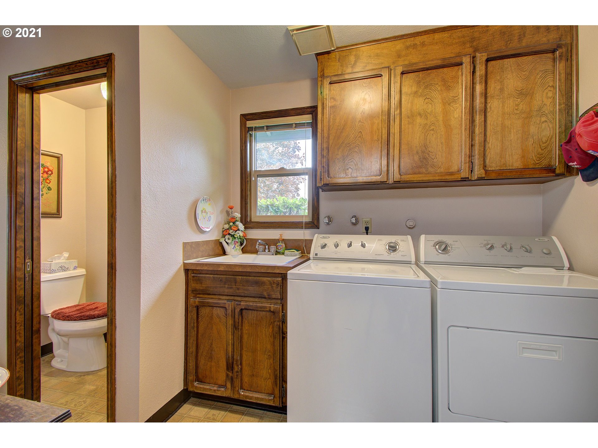 3408 Northeast 161st Street Ridgefield, WA 98642 - Photo 14 of 29 a utility room with dryer and washer
