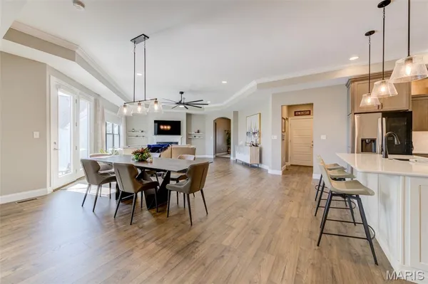 $732,777 | 104 Hvn Rdg Court, Dardenne Prairie, MO 63368