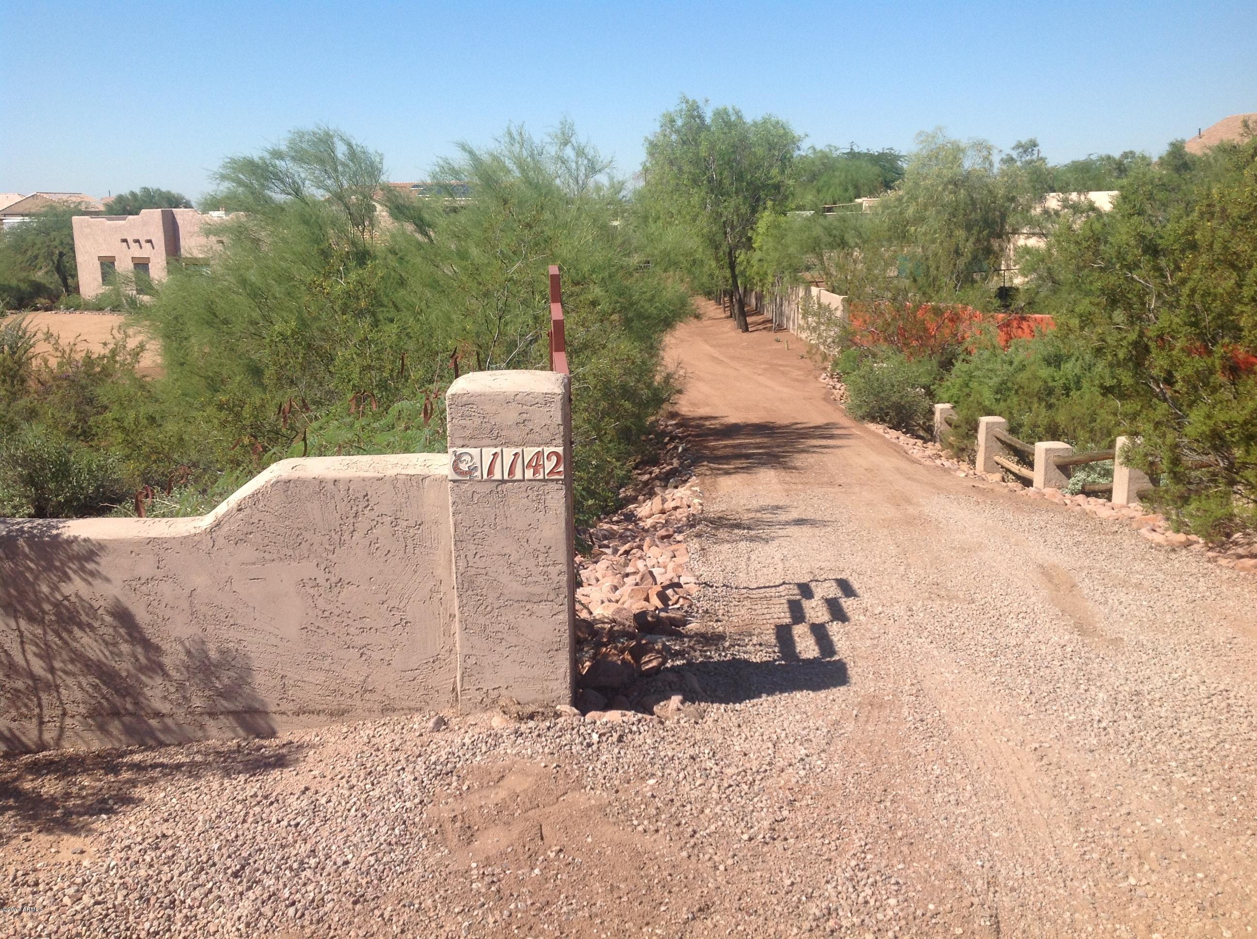 1142 North Starr Road Apache Junction, AZ 85119 - Photo 4 of 42 Driveway 2