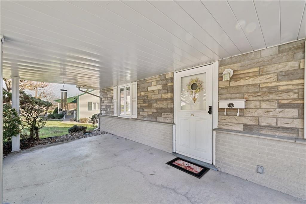 614 Maple Street Jeannette, PA 15644 - Photo 2 of 26 a view of livingroom with furniture