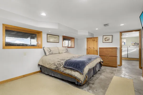 $624,900 | 6240 Red Oak Road, Mound, MN 55364