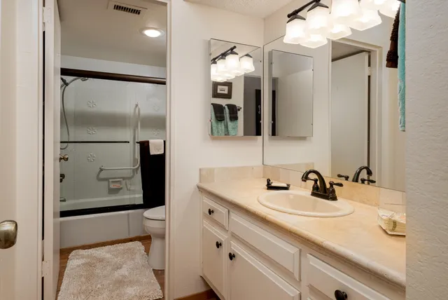 $216,000 | 1655 East Palm Canyon Drive, Unit 616, Palm Springs, CA 92264