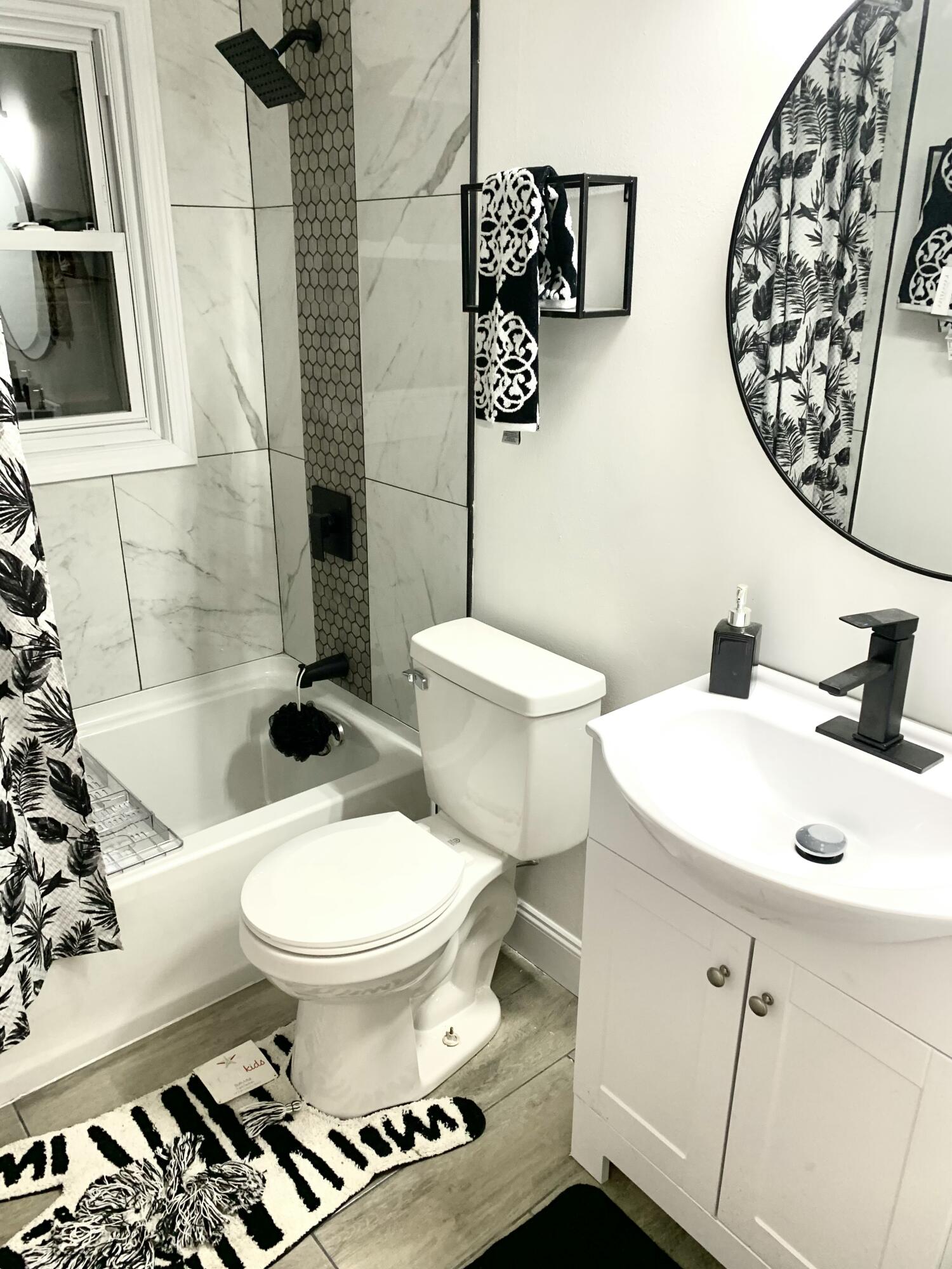 5918 North 72nd Street Milwaukee, WI 53218 - Photo 9 of 28 IMG_2502