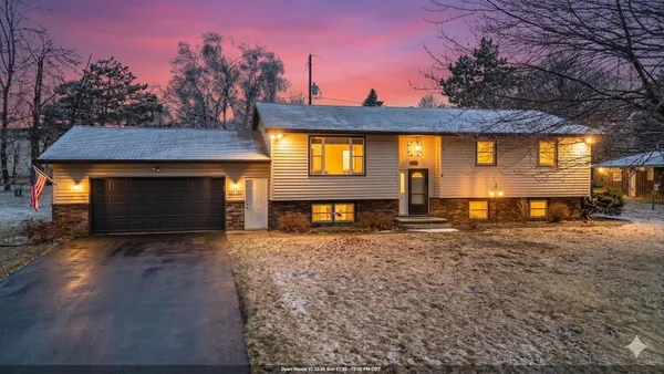 $289,900 | 927 Orchard Drive, Seymour, WI 54165