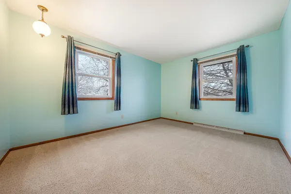 $289,900 | 927 Orchard Drive, Seymour, WI 54165