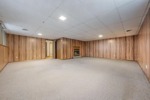 $289,900 | 927 Orchard Drive, Seymour, WI 54165