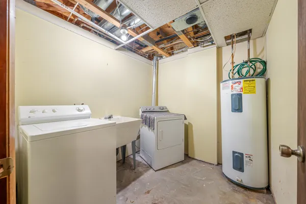 $289,900 | 927 Orchard Drive, Seymour, WI 54165