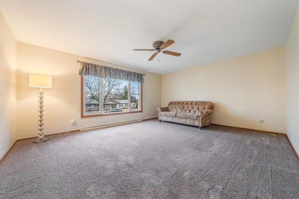 $289,900 | 927 Orchard Drive, Seymour, WI 54165