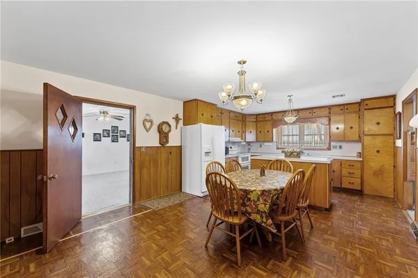 $370,000 | 2861 Highway 54, Moran, KS 66755