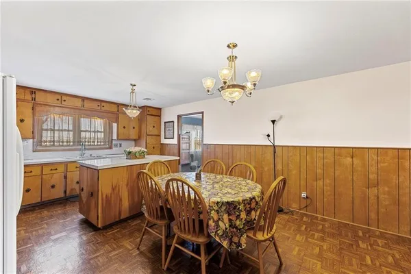 $370,000 | 2861 Highway 54, Moran, KS 66755