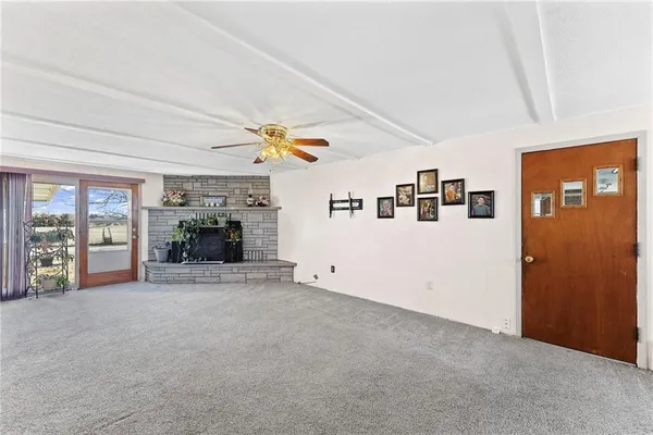 $370,000 | 2861 Highway 54, Moran, KS 66755