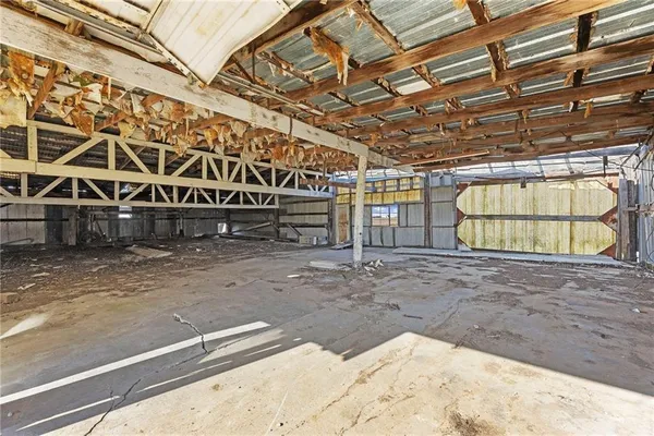 $370,000 | 2861 Highway 54, Moran, KS 66755