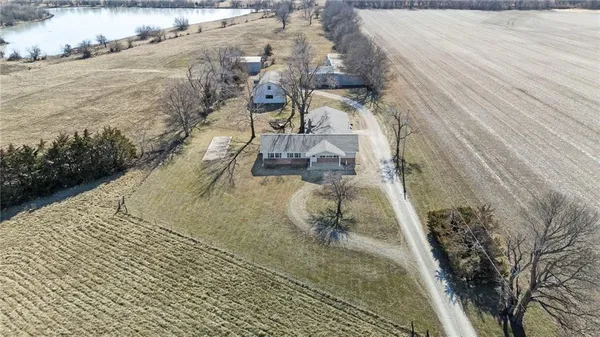 $370,000 | 2861 Highway 54, Moran, KS 66755