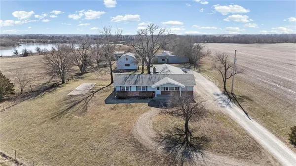 $370,000 | 2861 Highway 54, Moran, KS 66755