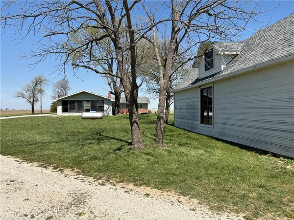 $370,000 | 2861 Highway 54, Moran, KS 66755