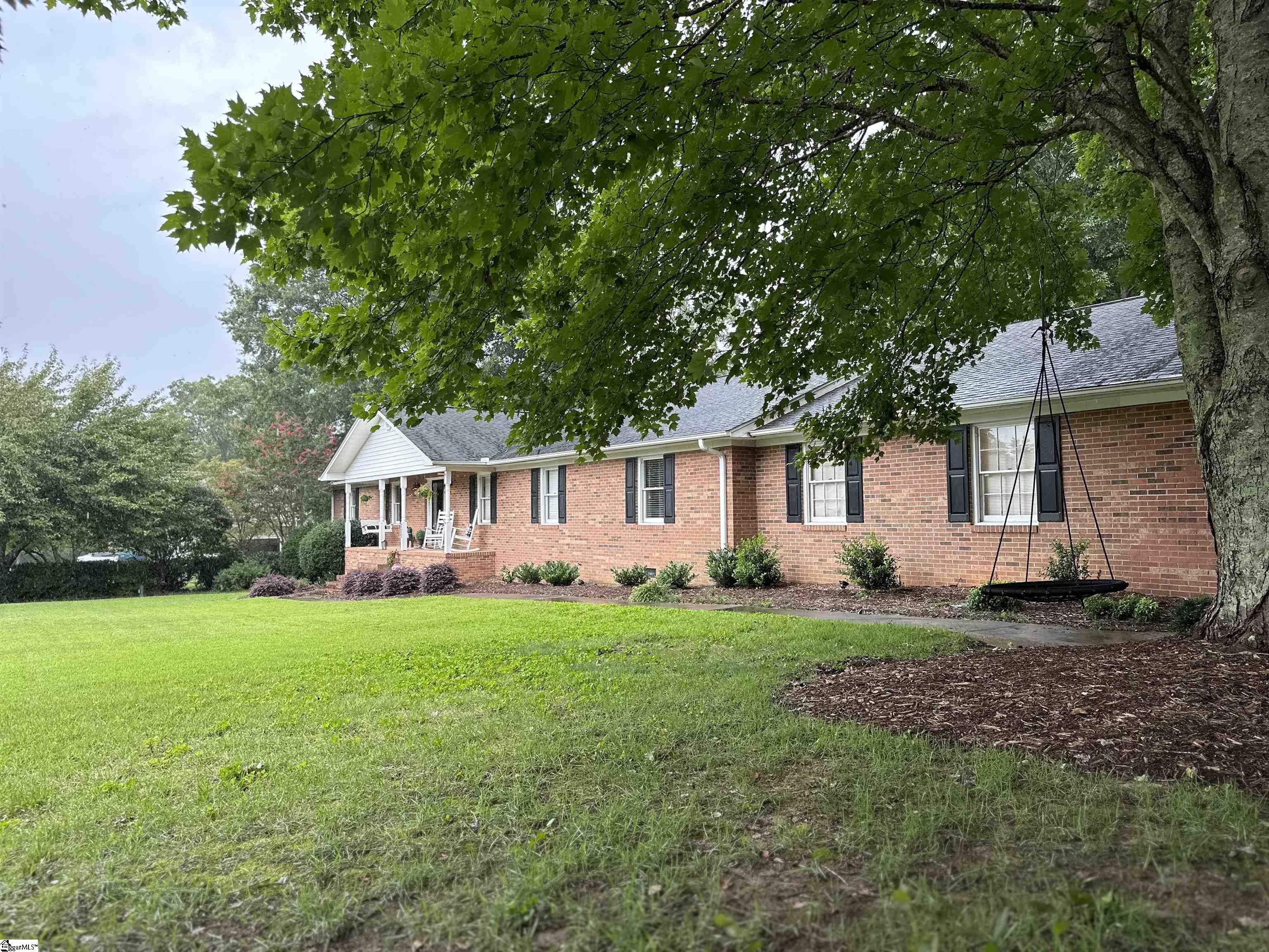 200 Inverness Way Easley, SC 29642 - Photo 1 of 32 Gallery Image 1