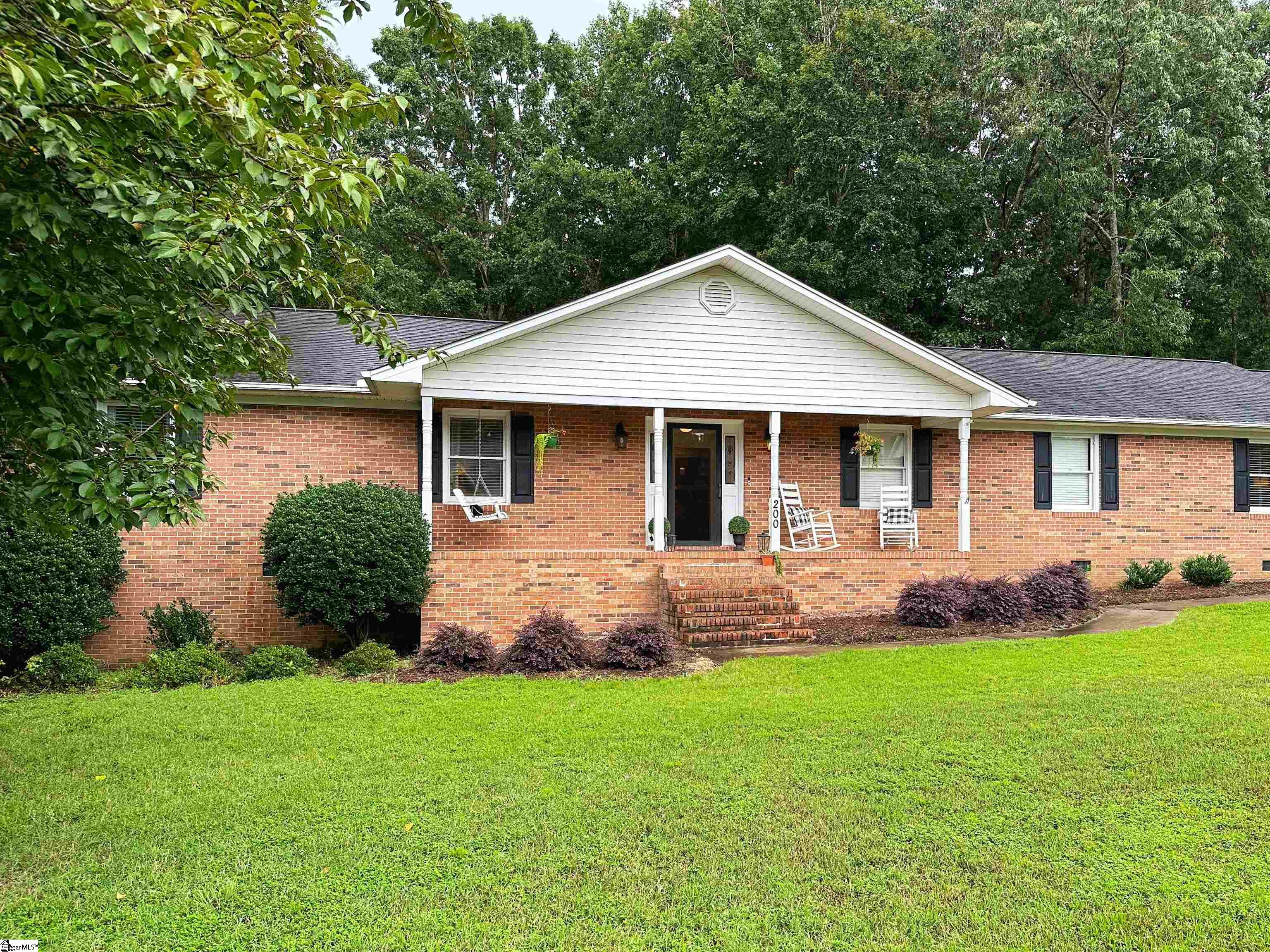 200 Inverness Way Easley, SC 29642 - Photo 3 of 32 Gallery Image 3