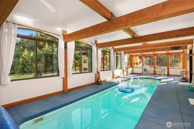 a view of walk in closet