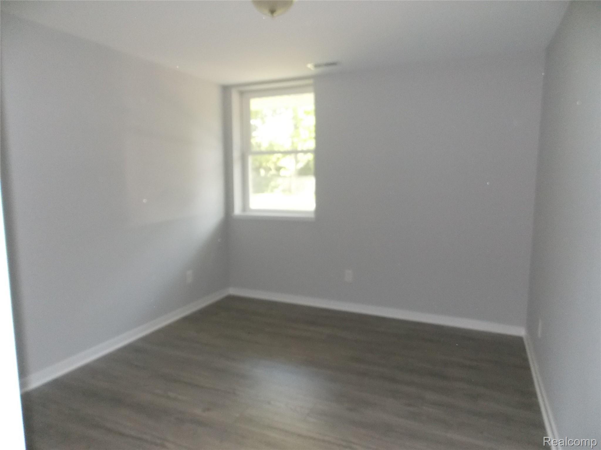21905 Stahelin Road Southfield, MI 48075 - Photo 26 of 33 DSCN3708.JPG