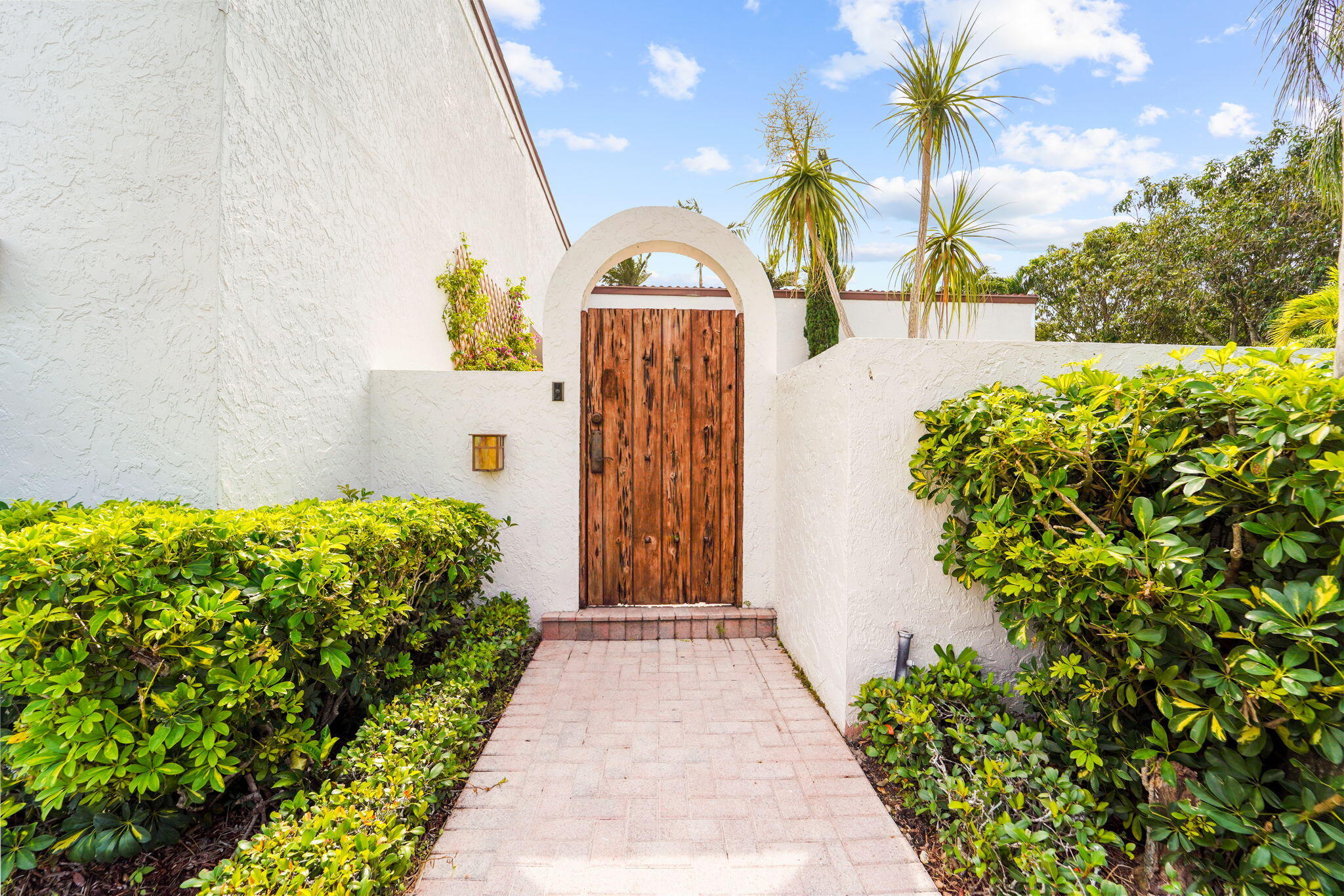 7036 San Sebastian Circle Boca Raton, FL 33433 - Photo 5 of 25 3-web-or-mls-DSC01167