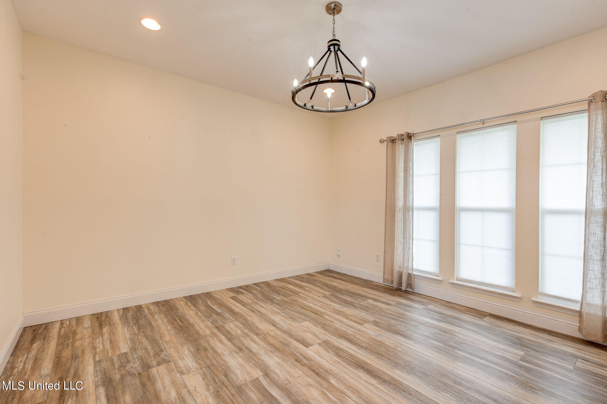 131 Jerry Fork Road Lucedale, MS 39452 - Photo 12 of 32 2 (1 of 22) Great Room