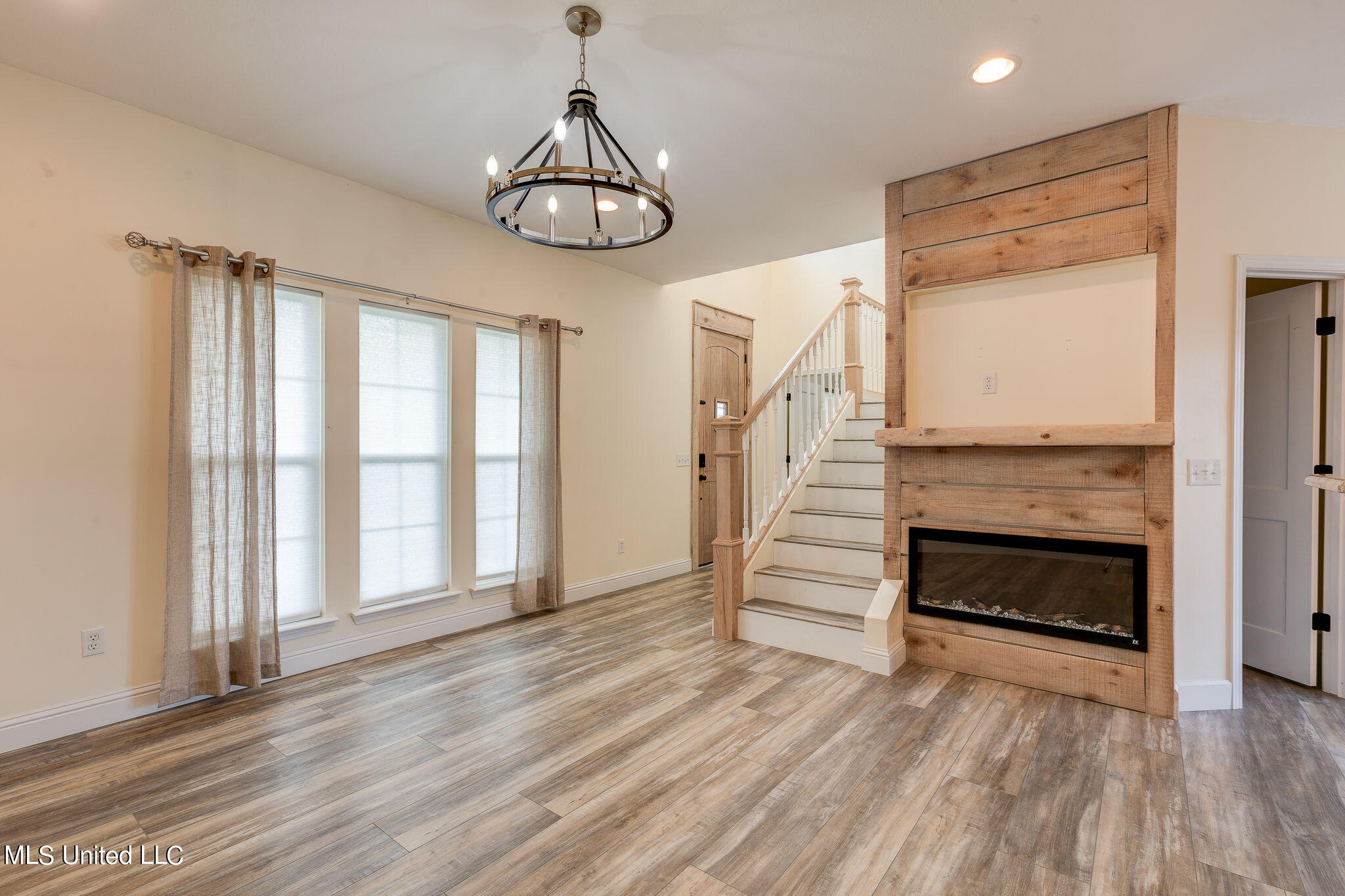 131 Jerry Fork Road Lucedale, MS 39452 - Photo 15 of 32 2 (4 of 22) Great Room