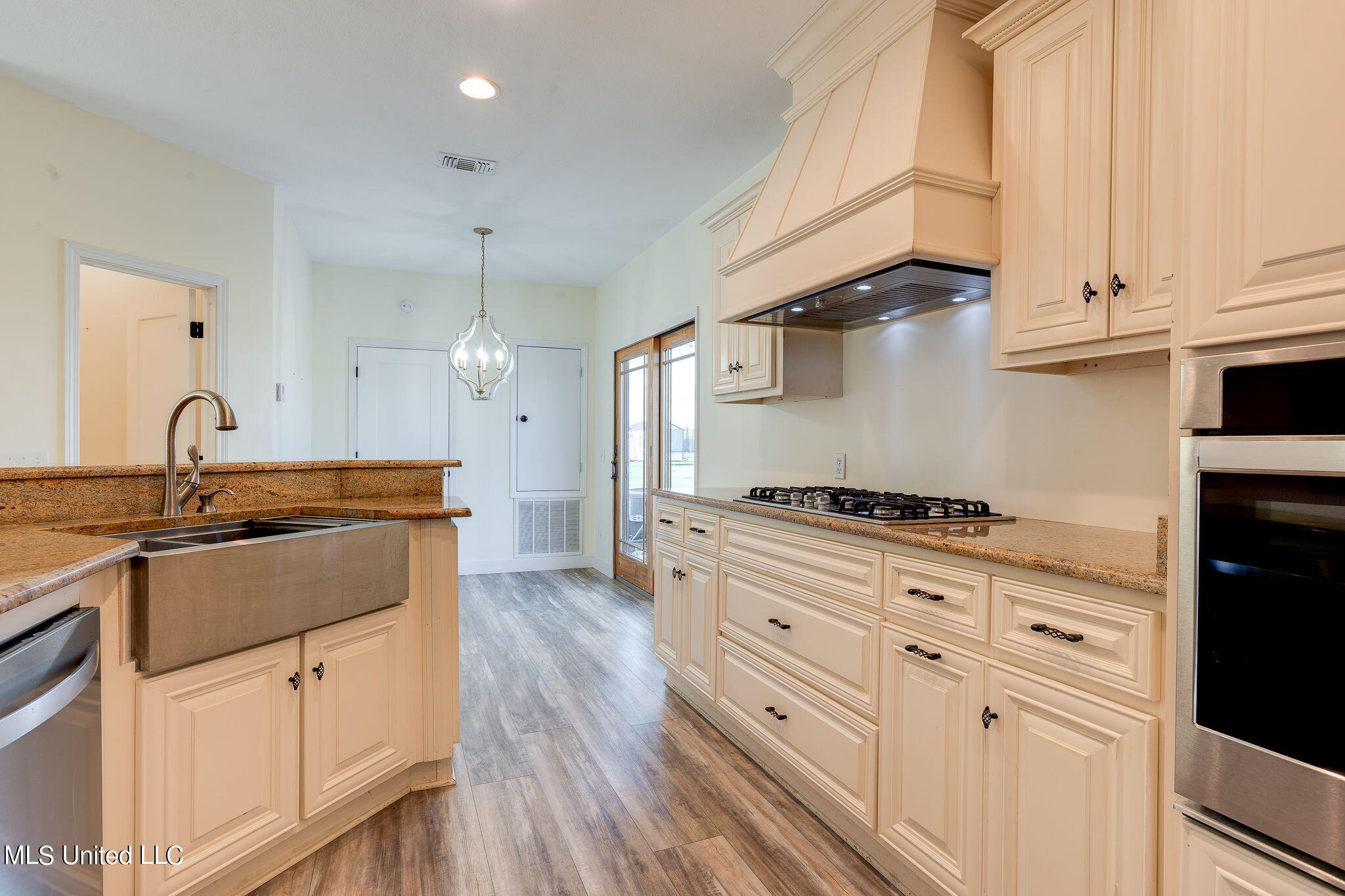 131 Jerry Fork Road Lucedale, MS 39452 - Photo 8 of 32 2 (9 of 22) Kitchen