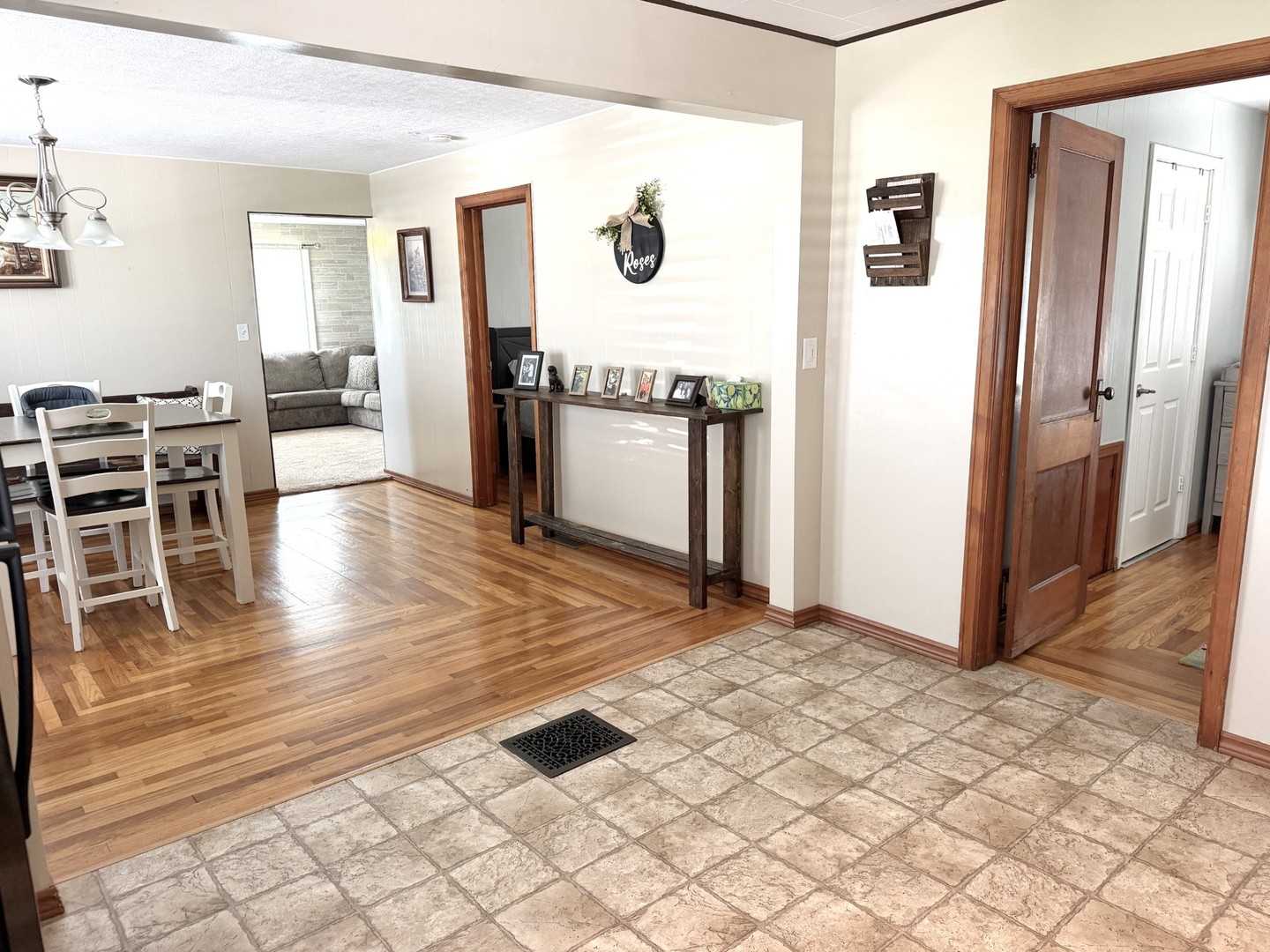 843 North 2401st Road Oglesby, IL 61348 - Photo 9 of 26 Gallery Image 9