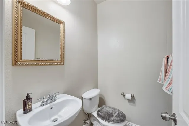 $395,000 | 5690 Sentry Palm Court, Las Vegas, NV 89122