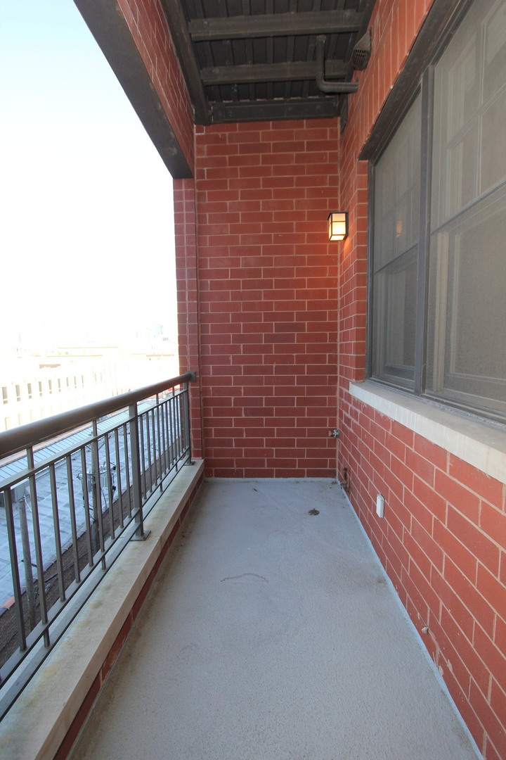 35 South Racine Avenue, Unit 5NW Chicago, IL 60607 - Photo 11 of 25 Gallery Image 11