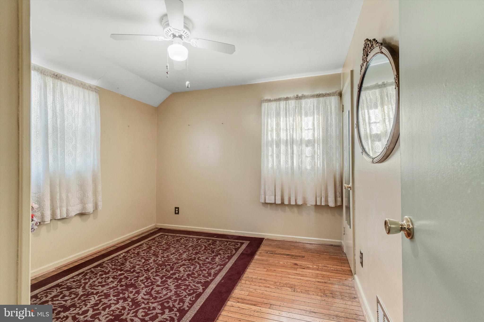 2826 Denley Place Silver Spring, MD 20906 - Photo 10 of 30 BR #2 on main level - hdwd flrs!