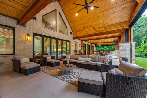 $2,300,000 | 704 Palisades Drive, Gordonville, TX 76245