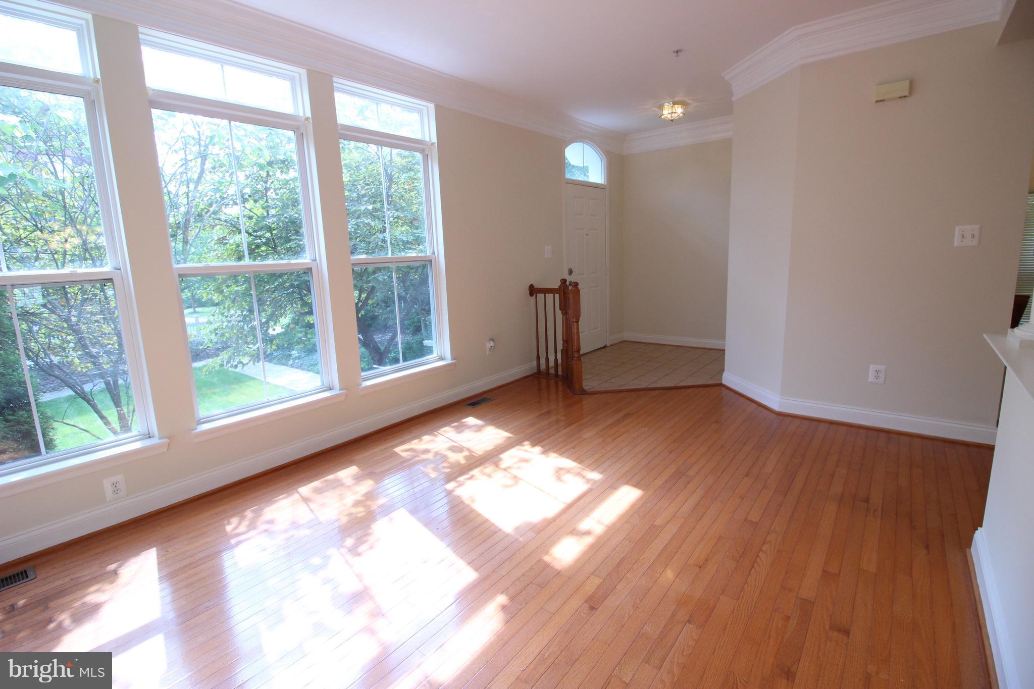 23612 Public House Road Clarksburg, MD 20871 - Photo 2 of 30 Entrance Foyer/Living Room