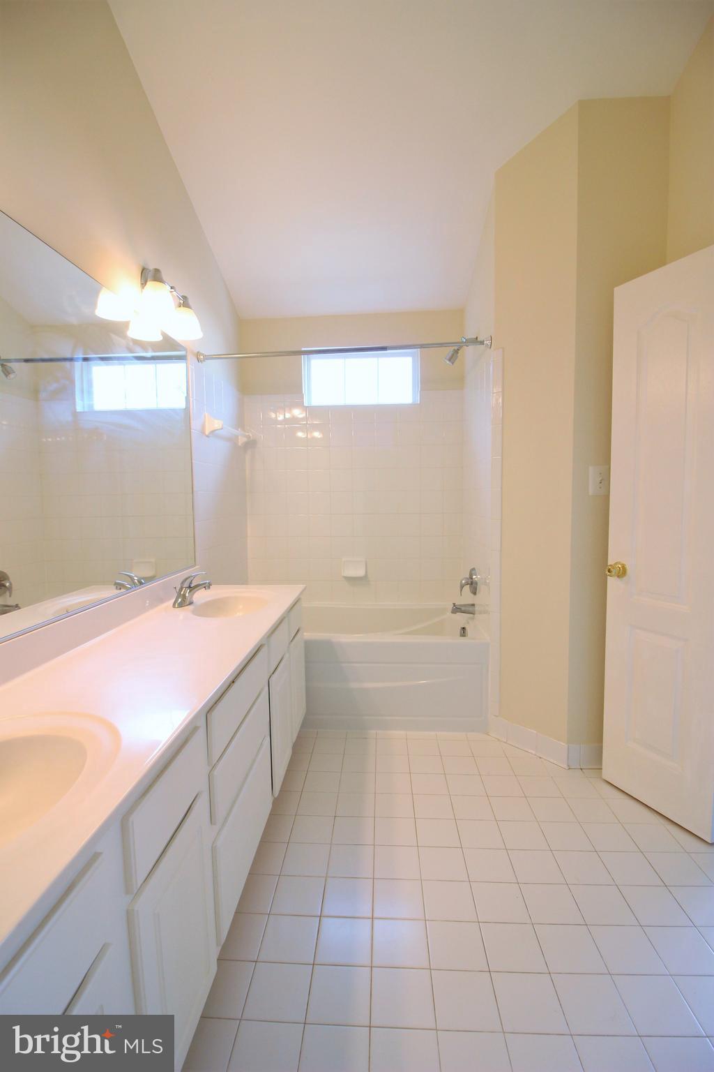 23612 Public House Road Clarksburg, MD 20871 - Photo 14 of 30 Master Bathroom 1 of 4.5