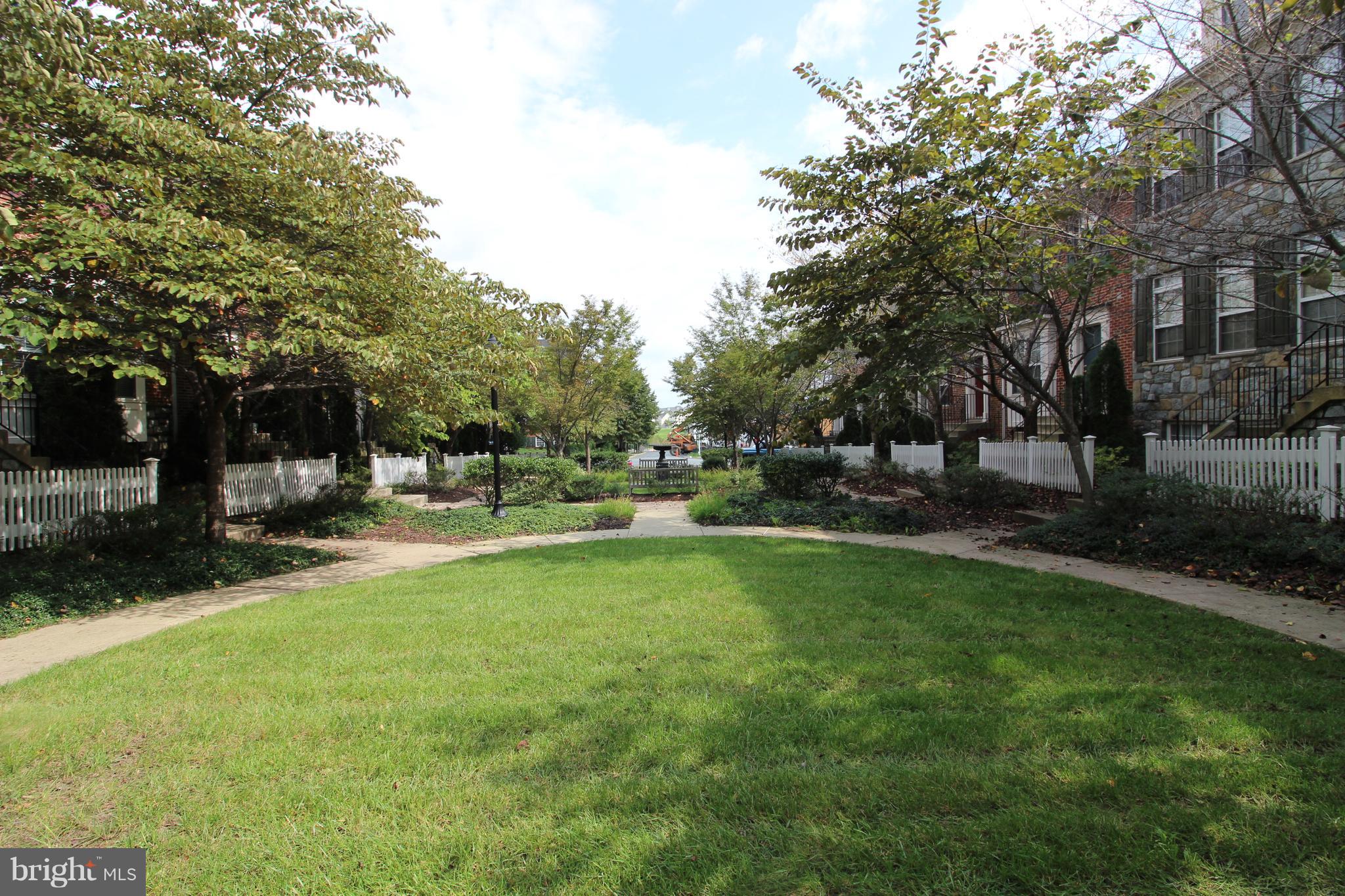 23612 Public House Road Clarksburg, MD 20871 - Photo 30 of 30 Facing open courtyard