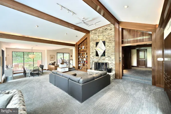 $1,300,000 | 174 Springhouse Lane, Spring Grove, PA 17362