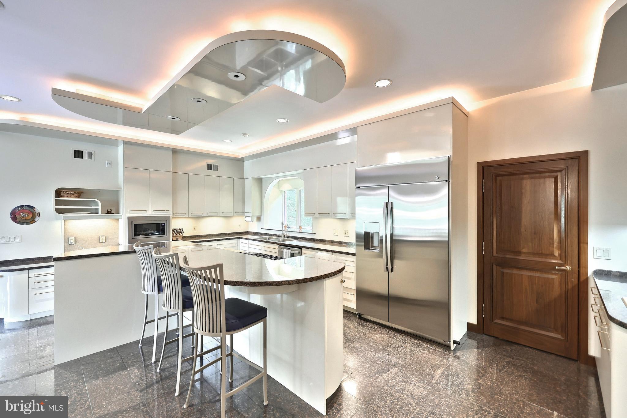 174 Springhouse Lane Spring Grove, PA 17362 - Photo 61 of 95 a kitchen with a table and chairs