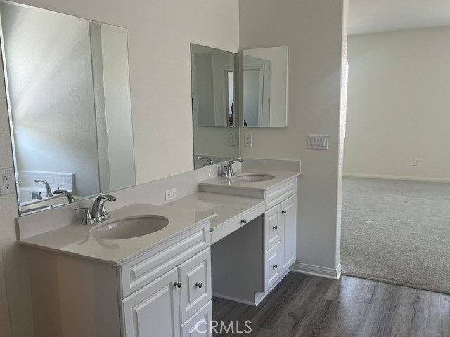 7561 Baerss Road Riverside, CA 92507 - Photo 17 of 24 PRIMARY BATH - DOUBLE SINK