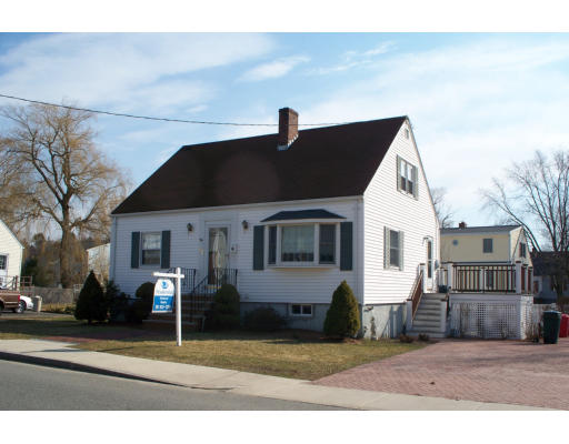 22 Hamilton Road Woburn, MA 01801 - Photo 1 of 5 Gallery Image 1