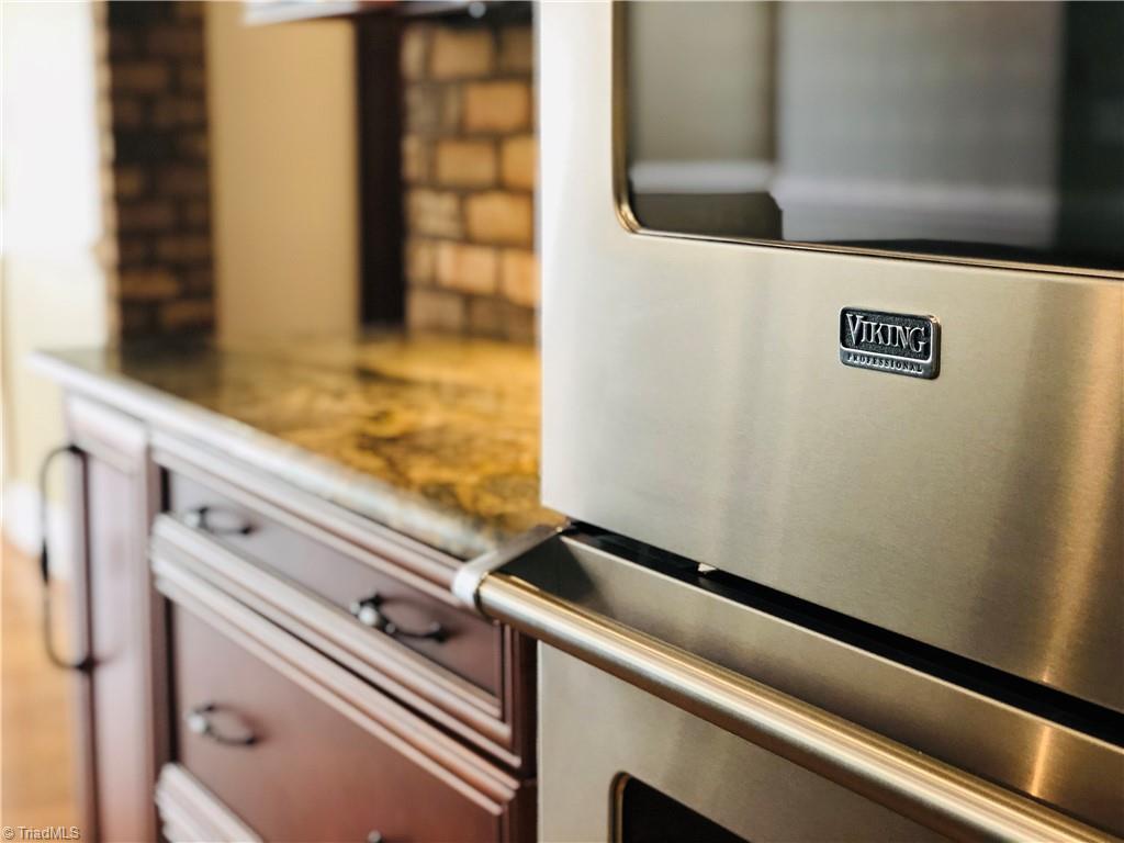 150 Jd Essick Road Lexington, NC 27295 - Photo 12 of 49 Stainless Viking appliances